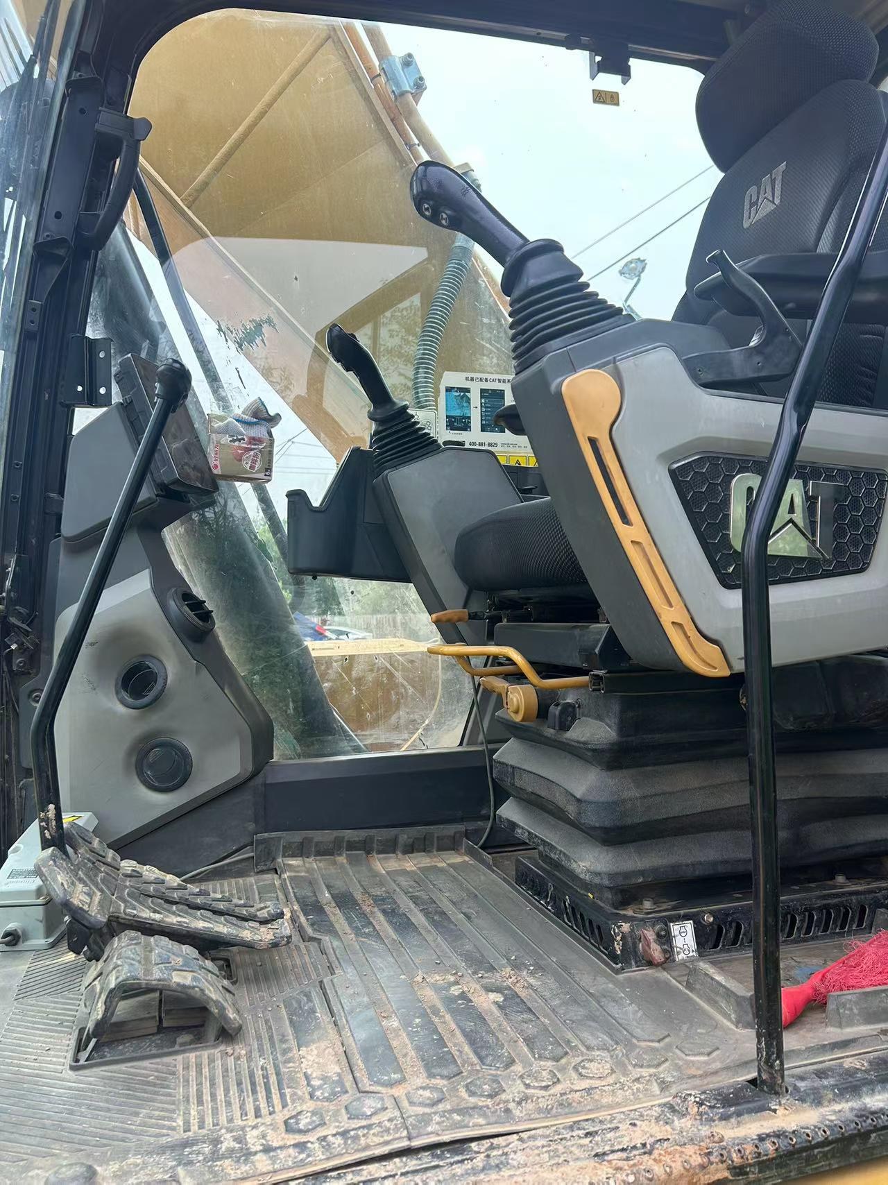2019年 卡特 323D2 二手挖掘机