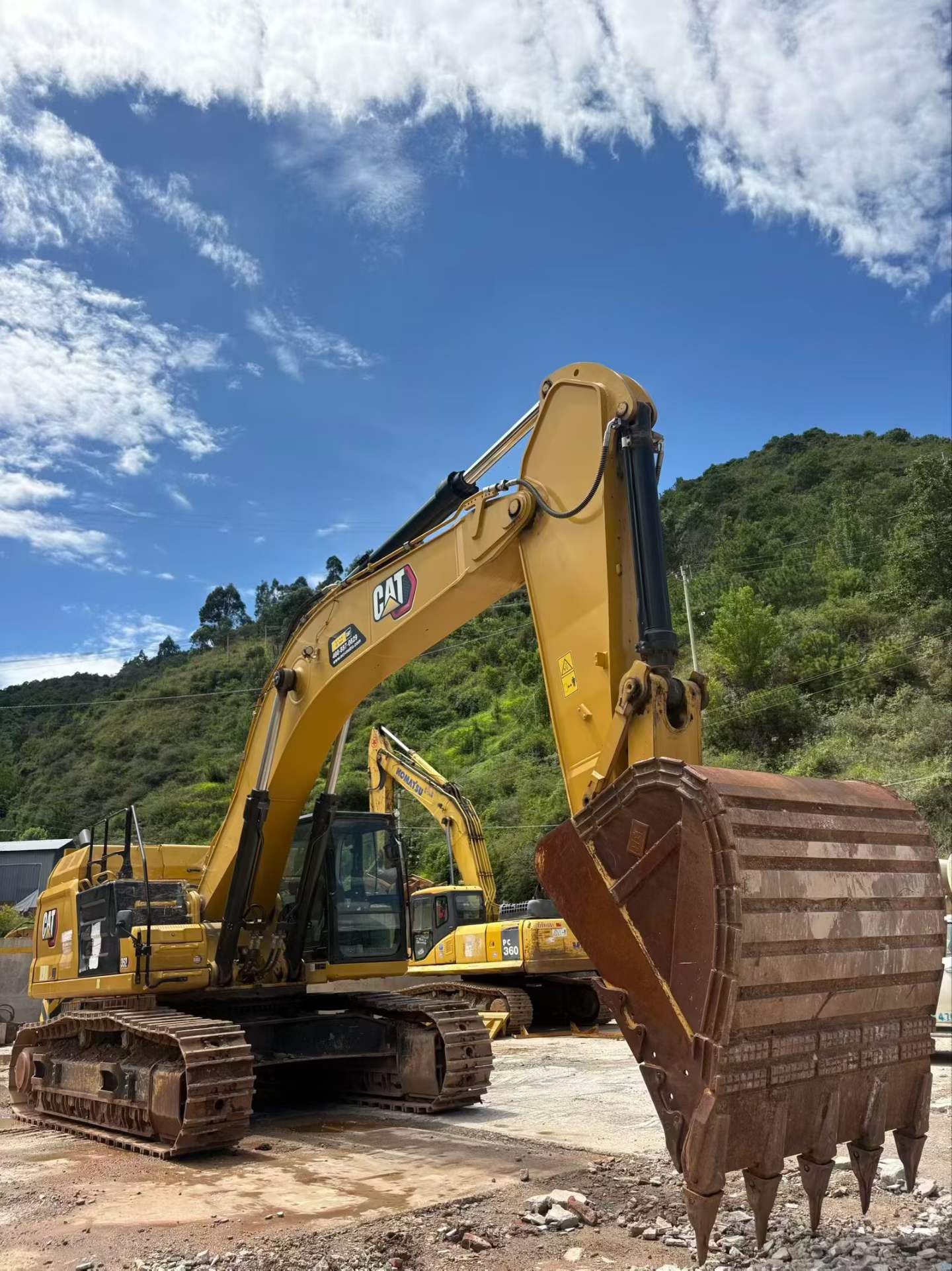 2023年 卡特 352 二手挖掘机