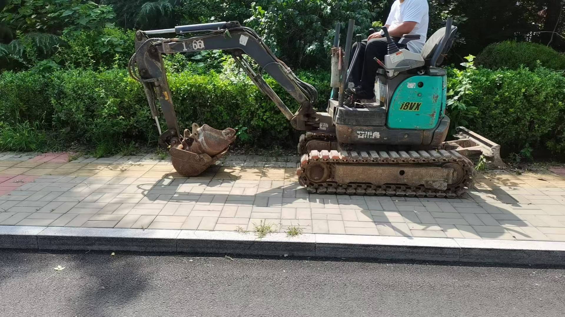 2019年 石川岛 18 二手挖掘机