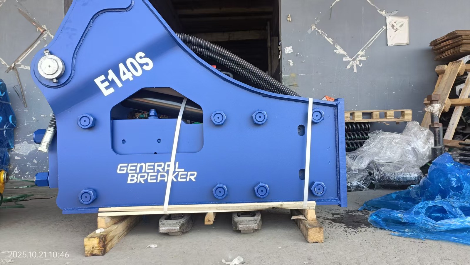 E140S Pemecah Hidrolik Tipe Segitiga (Cocok untuk Excavator 13-15 Ton)