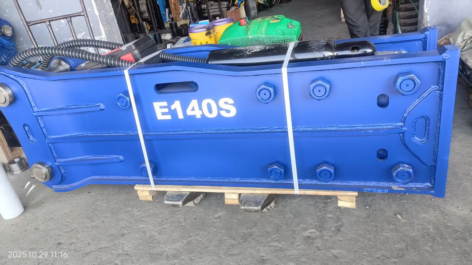 E140S 三角式液压破碎锤（适配13-15吨挖掘机）