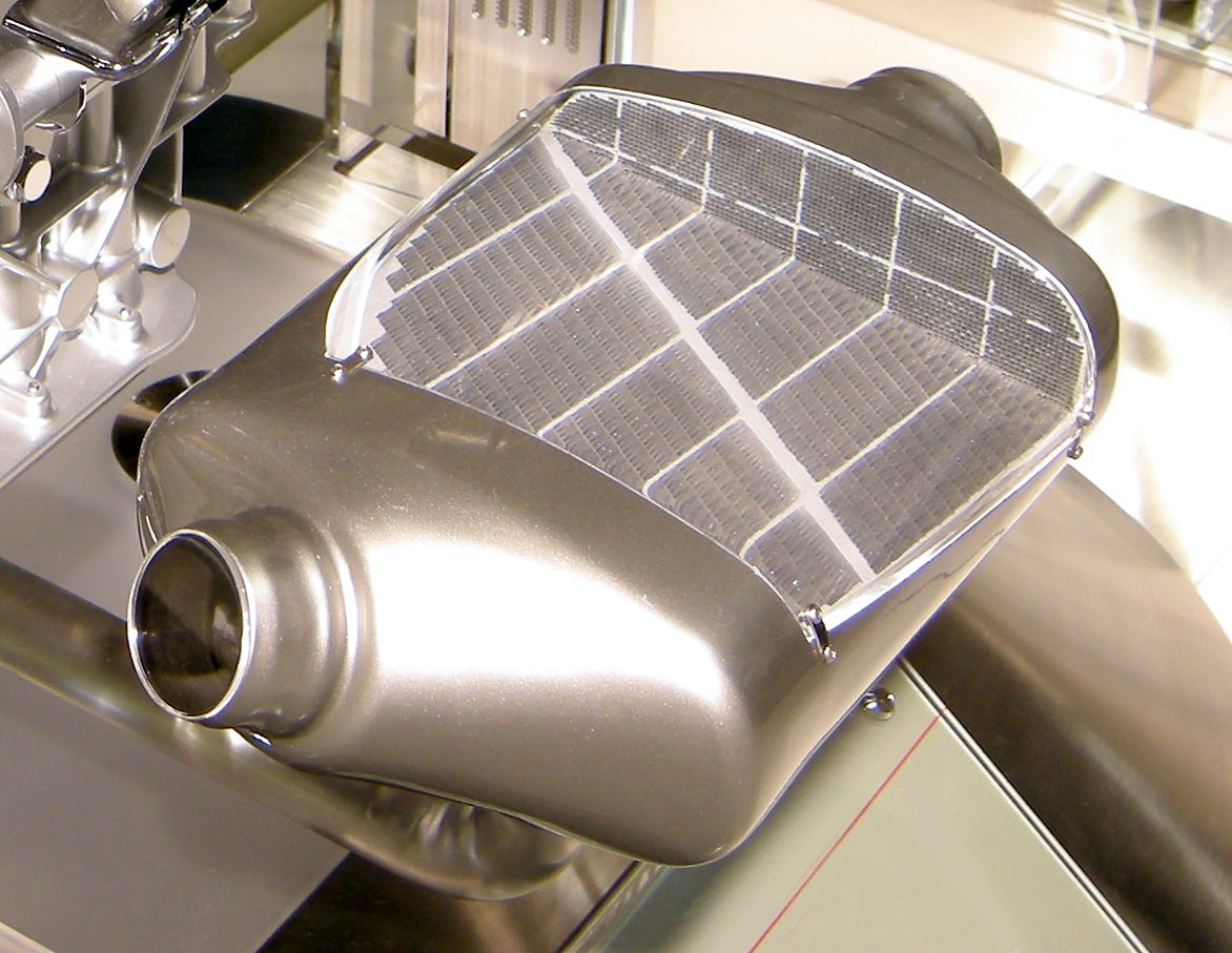 Deere dan Cummins Memperingatkan Pemilik Tier 4 saat Penghapusan Solar Bersulfur
